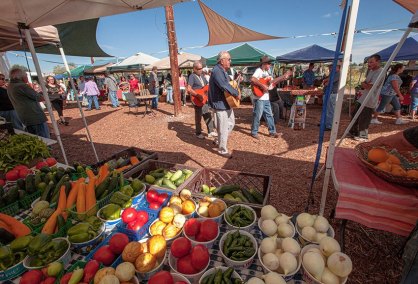 SerenadeEspanolaFarmersMarket