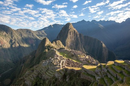 SunriseMachuPicchuSacredValleyUNESCO