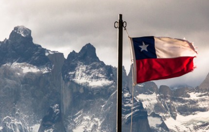 ChileanFlagLosCuernosPaineMassif