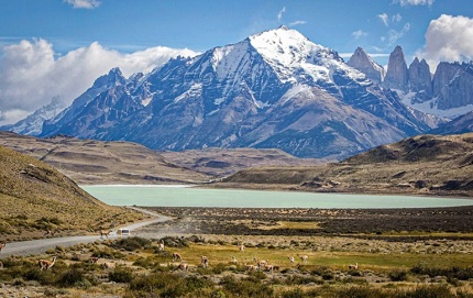 GuanacosTouristBus