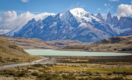 GuanacosTouristBus