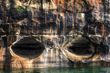 CavesoftheBloodyChiefsPicturedRocksNationalLakeshore