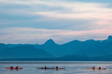 KayakersJuandeFucaStraitSalishSeaBritishColumbia