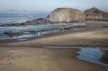 BeachgoersOregonCoast